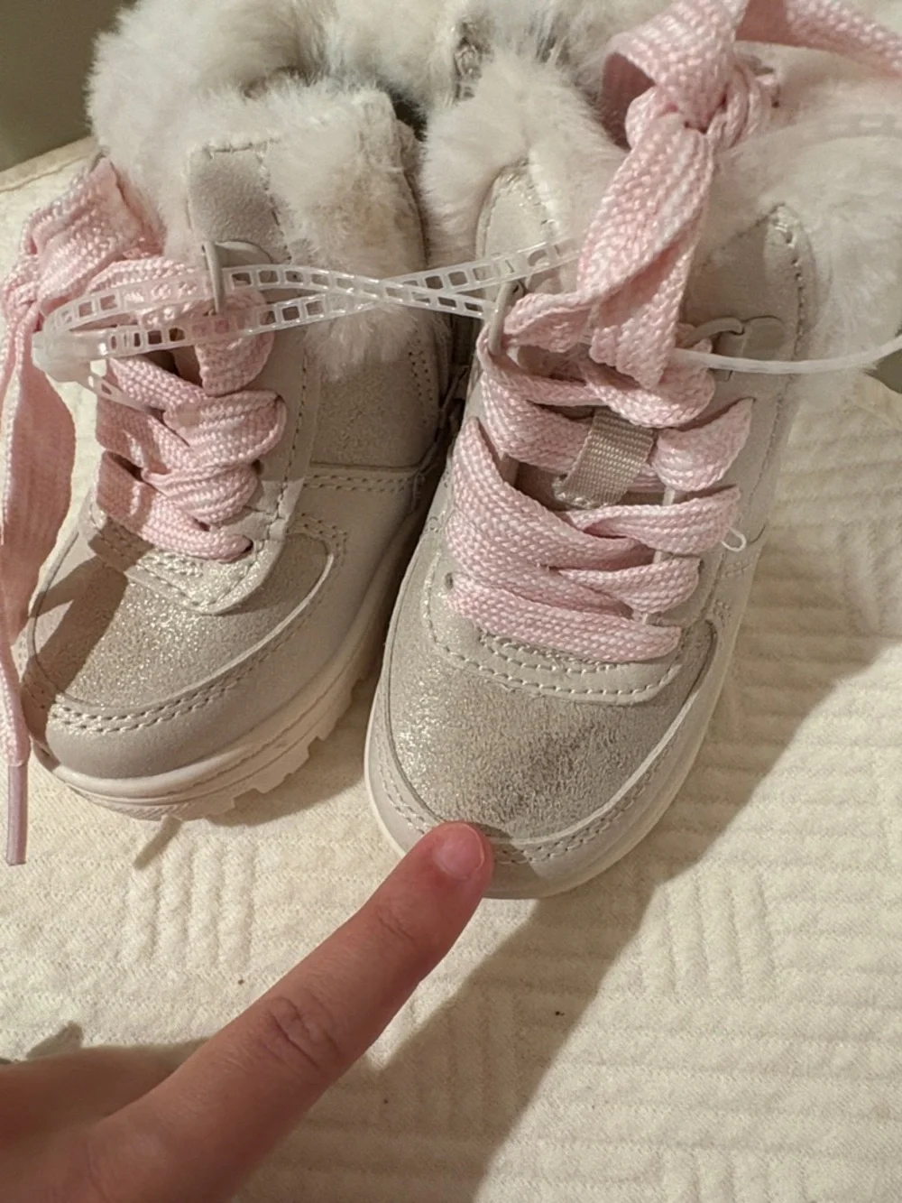 Carters Viola Girls Cream Faux Fur Winter Boots Pink Laces Size 5 Side Zip
